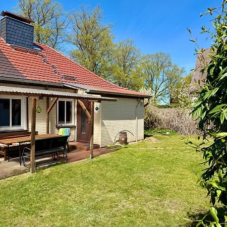 Haus Direkt Am See, 50m Zum Strand, Mit Garten & Kamin